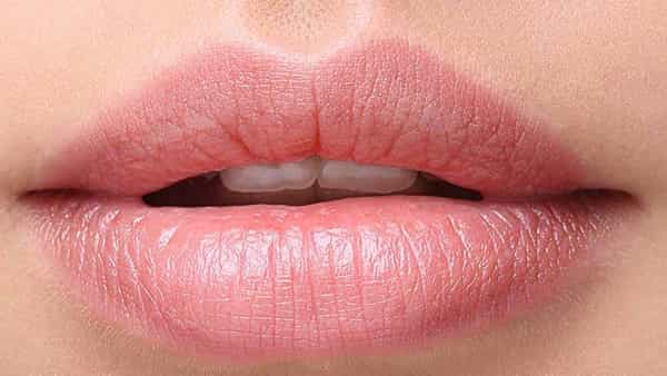 Lips Darker: ఈ 5 చెడ్డ అలవాట్లు మీ పెదాలని నల్లగా మారుస్తాయి.. ఇప్పుడే వదిలించుకోండి..!