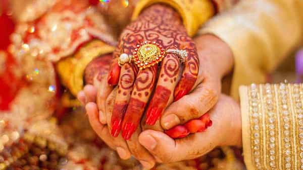 పెళ్లి చేసుకుంటే 2.5 లక్షల ప్రయోజనం.. కానీ అది ఇలా జరిగితేనే..!