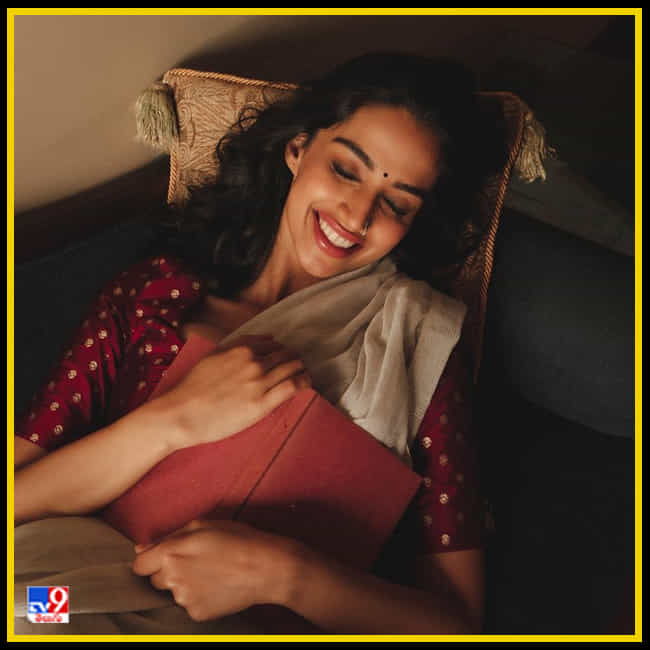 Meenakshi Chaudhary New Photos. Credit by:Meenakshi Chaudhary/Instagram