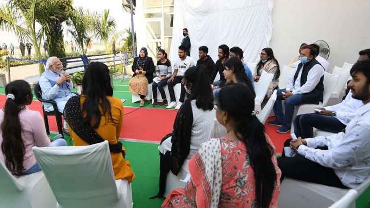 Modi Meets Students