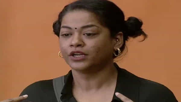 Bigg Boss Non Stop: బిగ్బాస్ నాన్స్టాప్ నుంచి ముమైత్ ఖాన్ ఎలిమినేట్.. బయటికొచ్చాక ఏం చెప్పిందంటే..