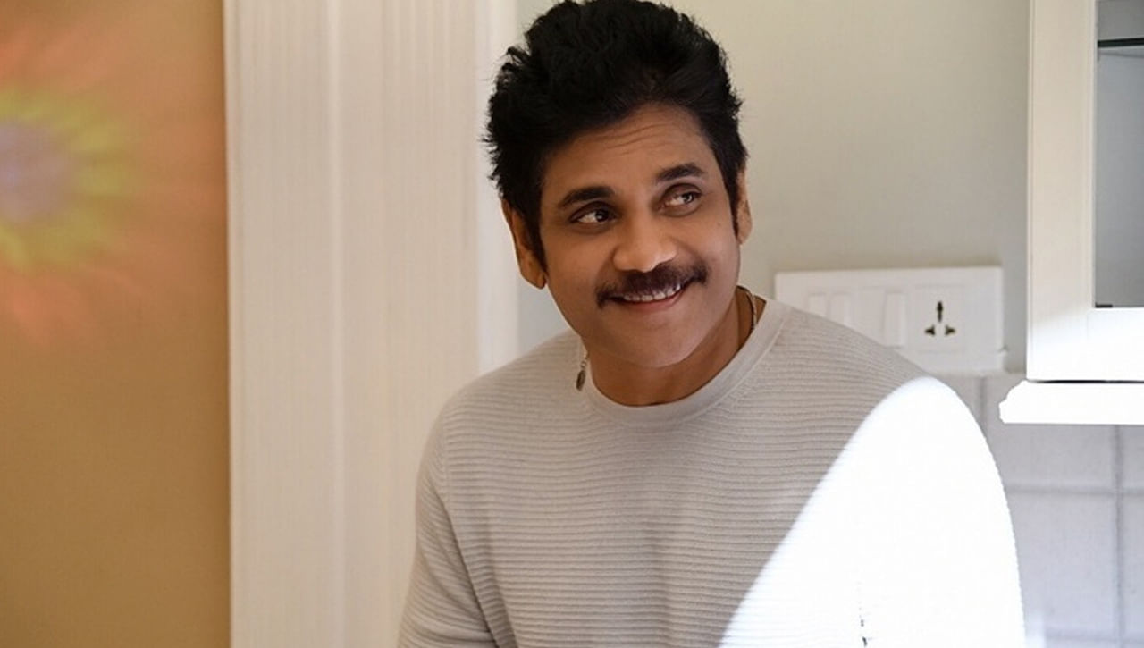 Nagarjuna: దుబాయ్‌లో సందడి చేస్తున్న ఘోస్ట్‌ టీఎమ్‌.. ఆకట్టుకుంటోన్న నాగ్‌ కొత్త లుక్‌.