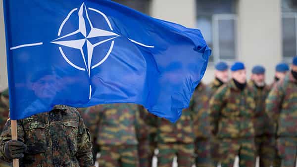 Russia Ukraine Crisis: రష్యా-ఉక్రెయిన్ వార్లో కీలక మలుపు.. రంగంలోకి నాటో దళాలు..