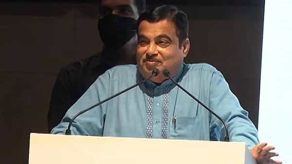 Nitin Gadkari: ప్రయాణికుల భద్రతపై ప్రభుత్వం సీరియస్.. ఈ ఏడాది ఇప్పటి వరకు 40 లక్షల చలాన్లు: నితిన్ గడ్కారీ