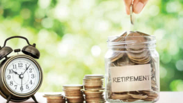Old Pension Scheme: పాత పెన్షన్ విధానాన్ని తిరిగి తీసుకురావడం అంత సులభమేనా?.. అసలు ఏ రాష్ట్రంలో పెన్షన్ ఎలా..