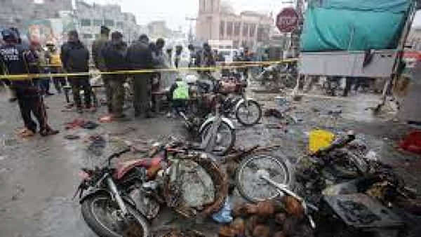 Pakistan: పెషావర్లో పెను విషాదం..ఆత్మాహుతి దాడిలో 30 మంది మృత్యువాత..