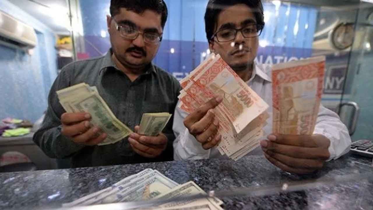 Rupee: What is the value of Indian and Pakistani currencies against the US Dollar? | In a first: Rupee crosses 180 mark against US dollar | pipanews.com