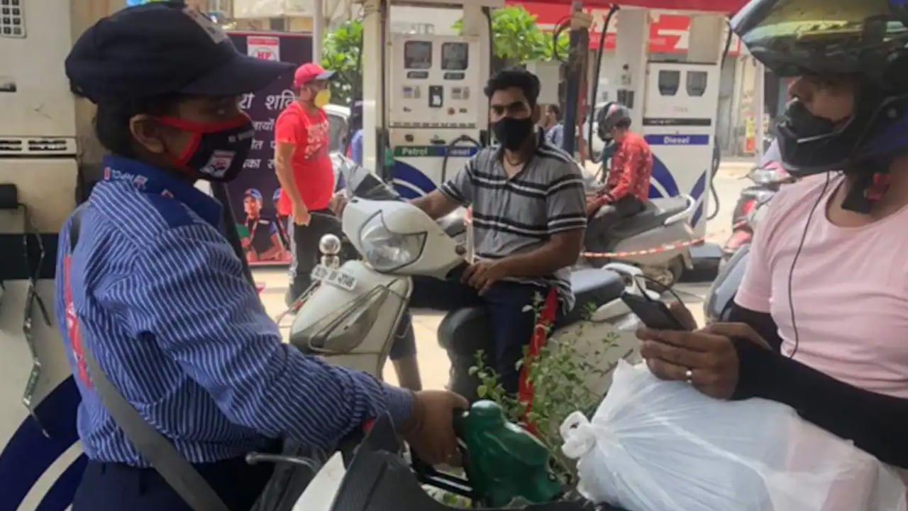 Petrol-Diesel Price Today: అంతర్జాతీయ మార్కెట్‌లో మండుతోన్న ముడి చమురు ధరలు.. మరి మన దేశంలో పెట్రోల్‌ రేట్లు ఎలా ఉన్నాయంటే..