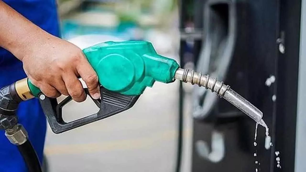 Petrol-Diesel Price Today: దేశంలో తాజాగా పెట్రోల్‌, డీజిల్‌ ధరలు.. ఆ తర్వాత బాదుడేనా..?