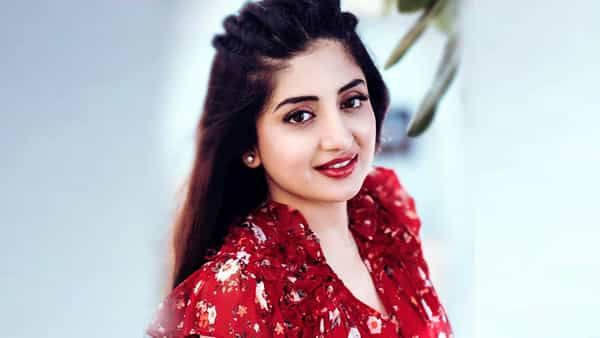 Poonam Kaur: ఆ స్టార్ హీరో సినిమాలో ఛాన్స్ వస్తే చేయలేదు.. షాకింగ్ కామెంట్స్ చేసిన హీరోయిన్ పూనమ్ కౌర్..