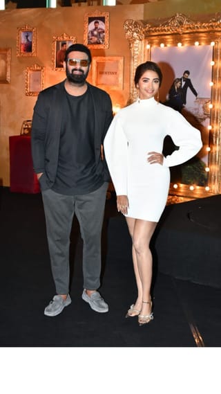 Shruti Haasan: చాలా నీరసించిపోయాను.. ఏం చేయాలో తెలియడం లేదు. కోవిడ్‌తో ఇబ్బందిపడుతోన్న శృతీ హాసన్‌.