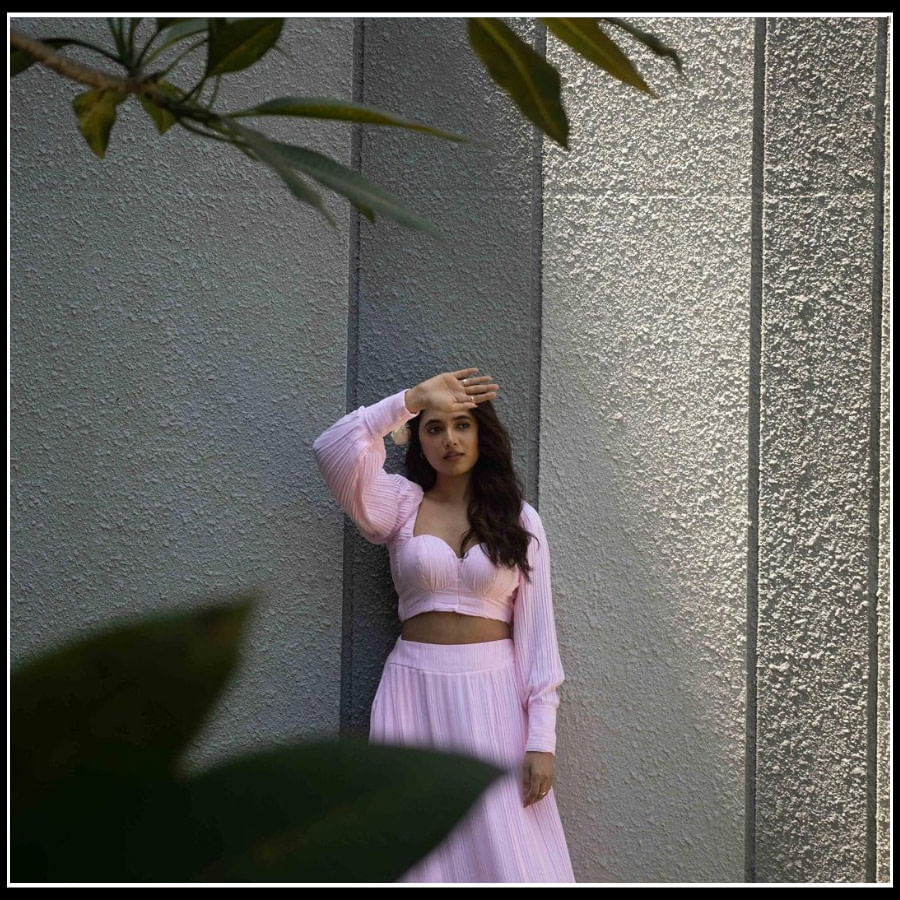 బొమ్మలా మైమరిపిస్తున్న ప్రియాంక మోహన్ ఫొటోస్..