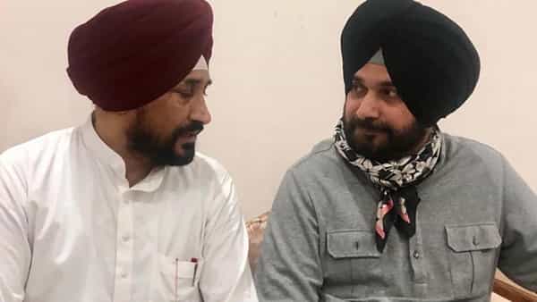 Punjab Elections 2022: పంజాబ్లో దిగ్గజ నేతలకు షాక్.. అమృత్సర్లో సిద్ధూ ఘోర పరాజయం..