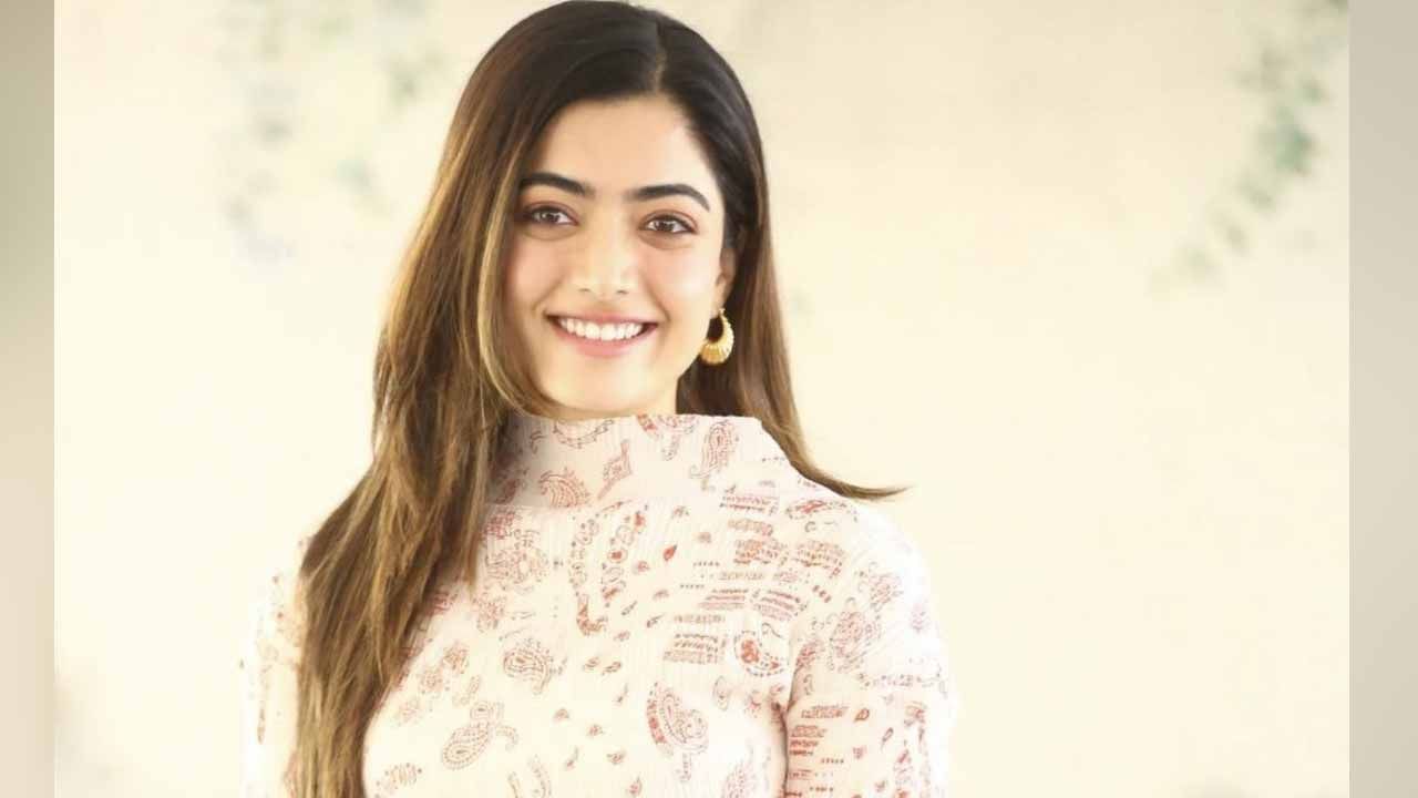 Rashmika Mandanna: ఆ సినిమాలో కష్డపడితే.. ఈ మూవీ పిక్నిక్‏లా ఎంజాయ్ చేశా.. రష్మిక మందన్నా కామెంట్స్ వైరల్..