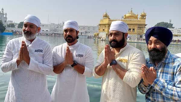 RRR: అమృత్సర్లో ట్రిపులార్ టీమ్.. గోల్డెన్ టెంపుల్లో ప్రత్యేక ప్రార్థనలు