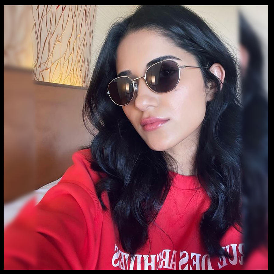 Ruhani Sharma New Photos. Credit by:Ruhani Sharma/Instagram