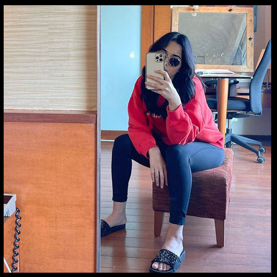 Ruhani Sharma New Photos. Credit by:Ruhani Sharma/Instagram