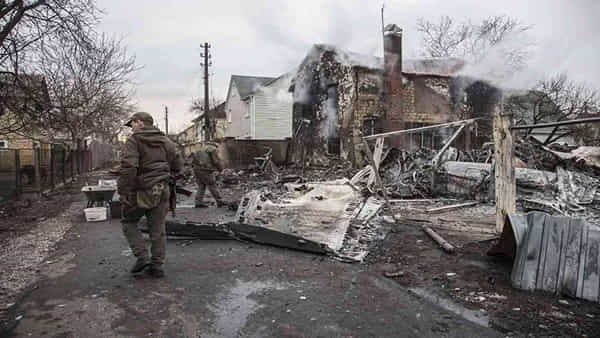 Russia Ukraine War: ఉక్రెయిన్పై ఆగని బాంబుల వర్షం..దద్దరిల్లుతున్న పట్టణాలు.. కుప్పకూలుతున్న భవనాలు..