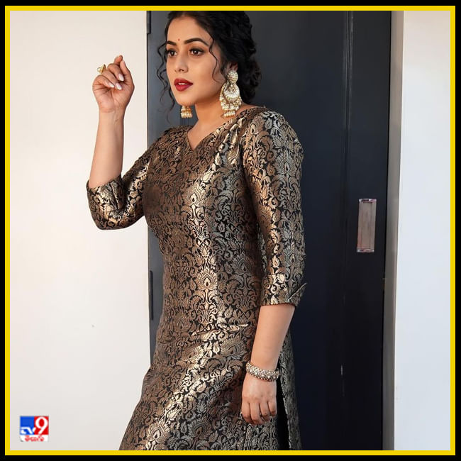 Shamna Kasim New Photos. Credit by:Shamna Kasim/Instagram 