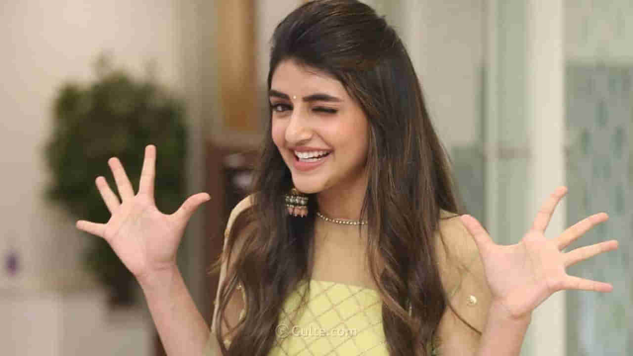 Sree Leela: పెళ్లిసందడి బ్యూటీకి క్యూ కడుతున్న క్రేజీ ఆఫర్స్.. మరో బంపర్ ఆఫర్ కొట్టేసిన కుర్రది..