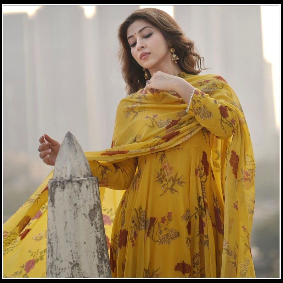 కుర్రకారుకు దగ్గరవుతున్న సోనారిక.. 