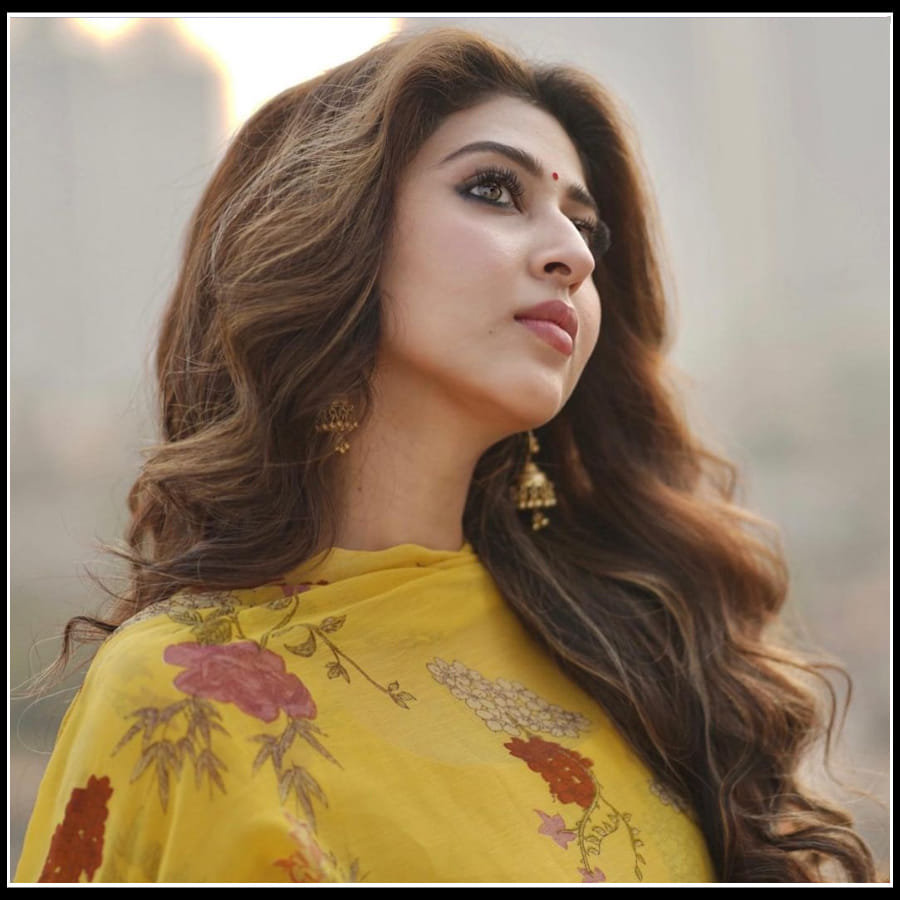 కుర్రకారుకు దగ్గరవుతున్న సోనారిక..