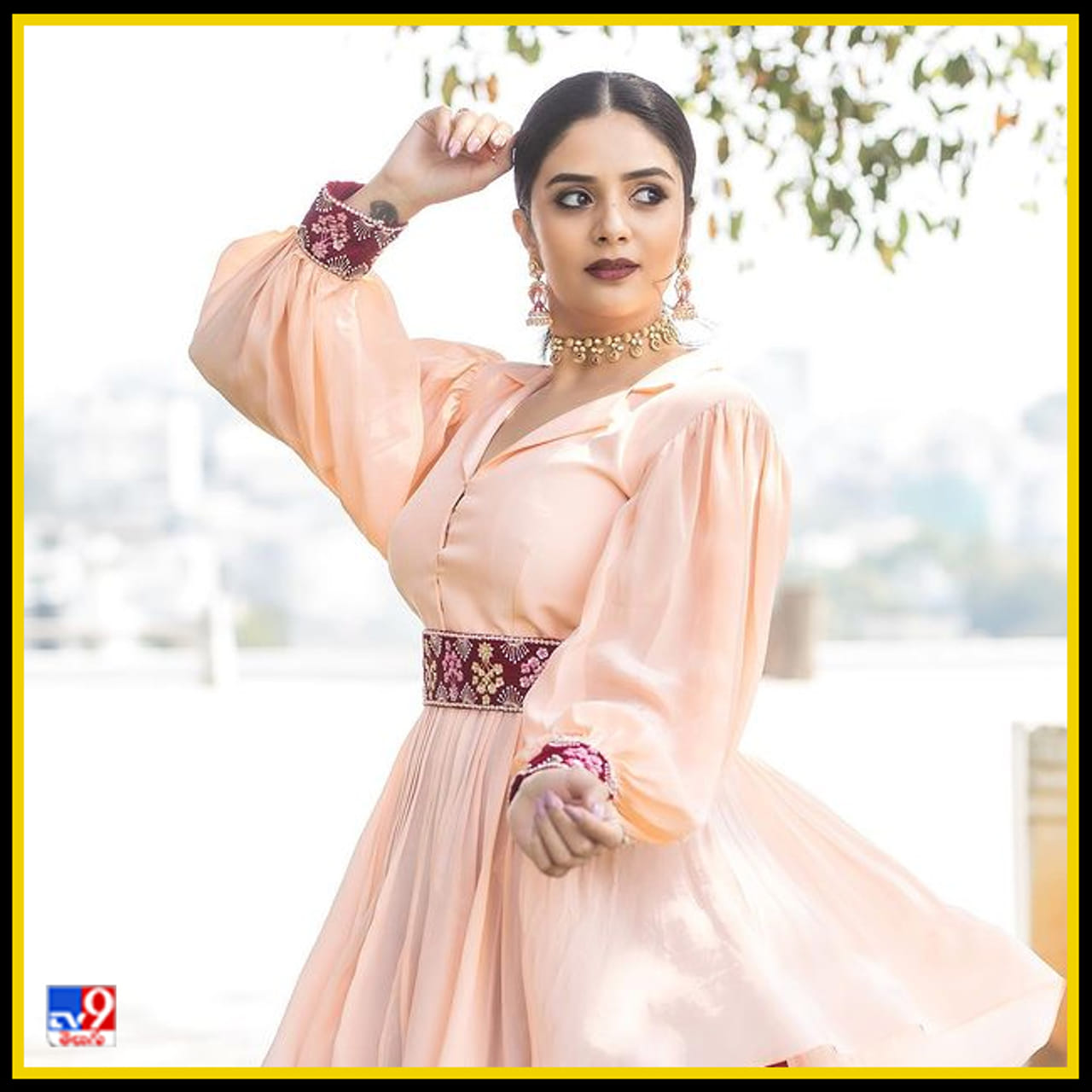 Sreemukhi New Photos. Credit by:Sreemukhi/Instagram