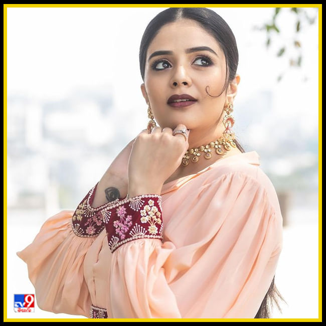 Sreemukhi New Photos. Credit by:Sreemukhi/Instagram