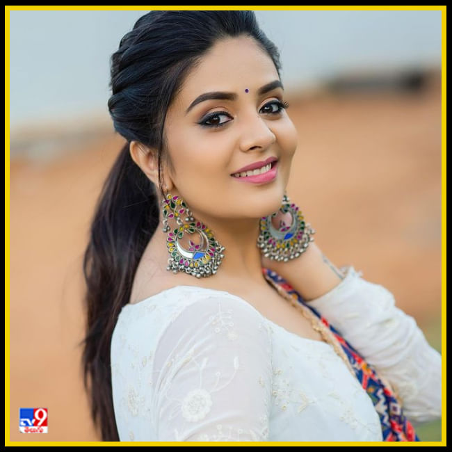 Sreemukhi New Photos. Credit by:Sreemukhi/Instagram