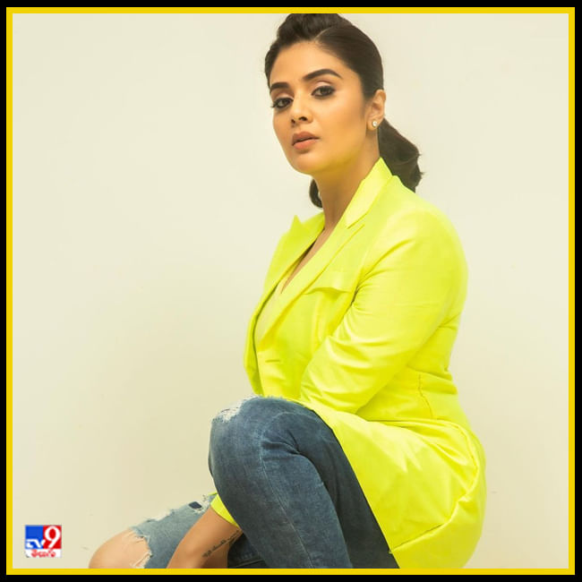 Sreemukhi New Photos. Credit by:Sreemukhi/Instagram