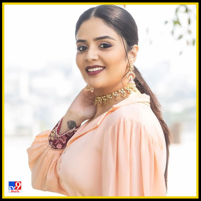 Sreemukhi New Photos. Credit by:Sreemukhi/Instagram