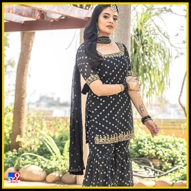 Sreemukhi New Photos. Credit by:Sreemukhi/Instagram