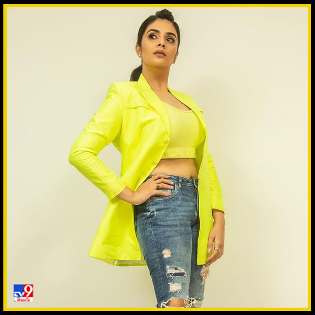 Sreemukhi New Photos. Credit by:Sreemukhi/Instagram