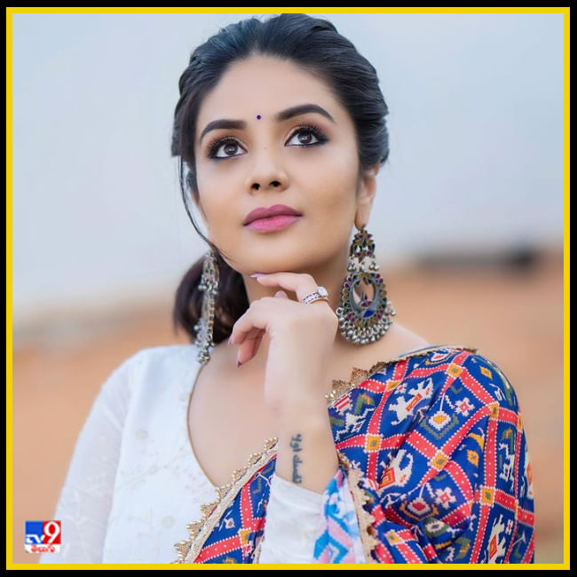 Sreemukhi New Photos. Credit by:Sreemukhi/Instagram