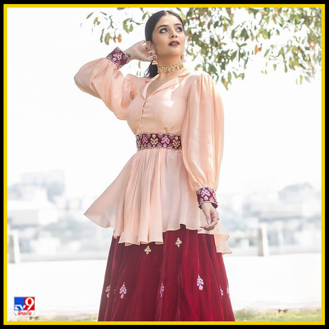 Sreemukhi New Photos. Credit by:Sreemukhi/Instagram