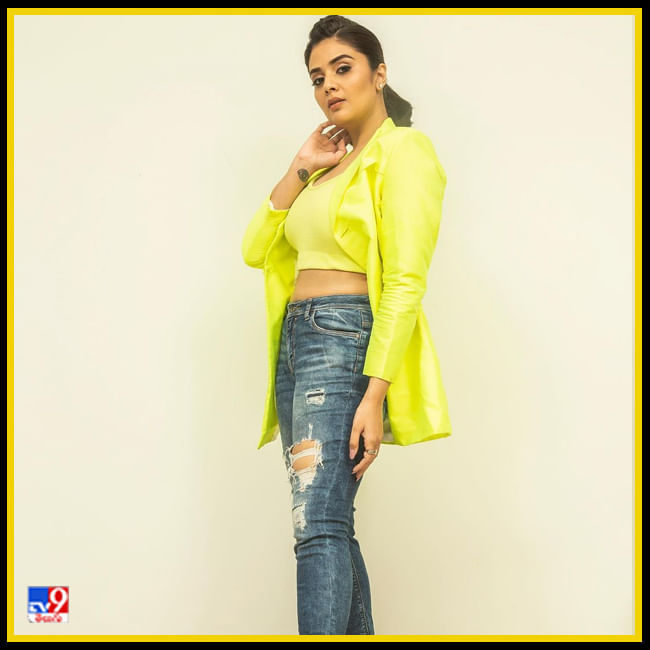 Sreemukhi New Photos. Credit by:Sreemukhi/Instagram