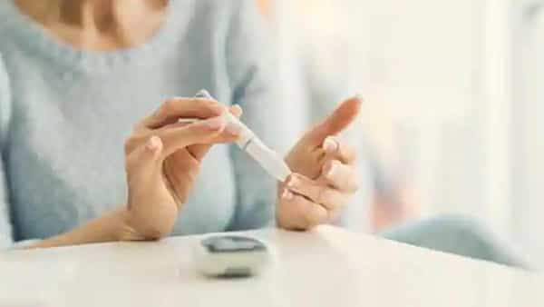 Diabetics Summer Care: పెరుగుతున్న ఎండలు.. షుగర్ పేషెంట్స్కి ప్రమాదం.. కీలక సూచనలు చేసిన వైద్యులు..!
