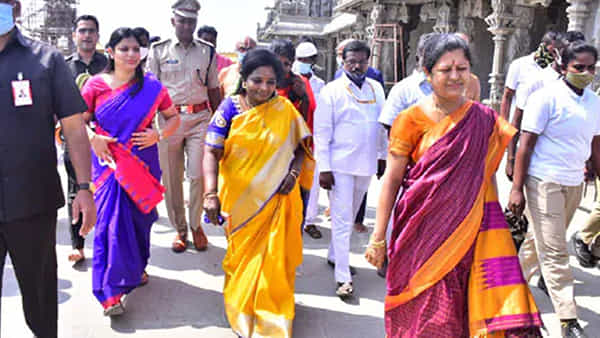 యాద్రాద్రిలో గవర్నర్ తమిళిసై.. అధికారుల ఘనస్వాగతం.. ఆలయంలో ప్రత్యేక పూజలు