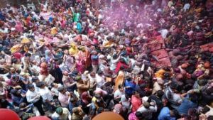 Holi Festival: మొదలైన హొలీ సందడి.. ప్రయాగ్‌రాజ్‌లో మోడీ మాస్కులకు అత్యధిక డిమాండ్