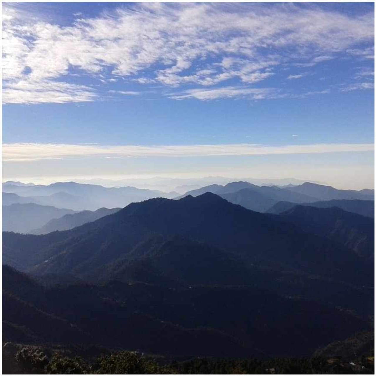 వేసవి సెలవుల్లో మీరు టూర్‌ ప్లాన్ చేస్తుంటే ఈ అందమైన ప్రదేశాలు సందర్శించండి. మరిచిపోలేని అనుభూతి మిగులుతుంది. ఈ ప్రదేశాలలో మీరు ఆహ్లాదకరమైన వాతావరణాన్ని ఆస్వాదిస్తారు. 