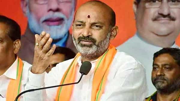 Bandi Sanjay: వచ్చే ఎన్నికల్లో నా టికెట్పై కూడా స్పష్టత లేదు.. బండి సంజయ్ ఆసక్తికర వ్యాఖ్యలు!