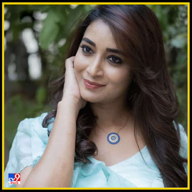 Bhanu Shree New Photos. Credit by:Bhanu Shree/Instagram