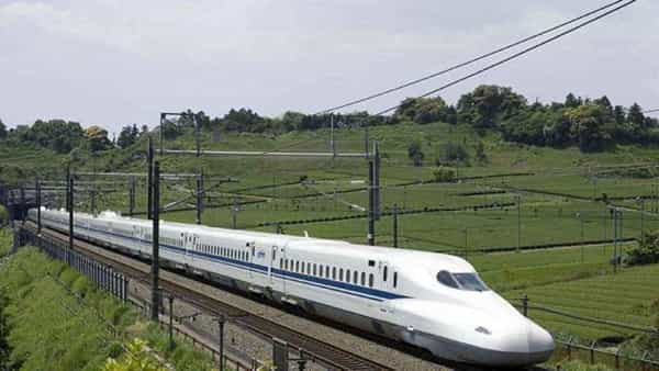 Bullet Trains: భారత్లో కూతపెట్టనున్న బుల్లెట్ ట్రైన్.. అధికారుల నుంచి కీలక అప్డేట్..!