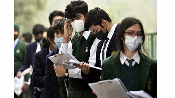 CBSE Syllabus 2022: రాజకీయ శక్తులకు కొమ్ముకాస్తున్న సీబీఎస్సీ బోర్డు! ఆరోపణల్లో నిజమెంత..?