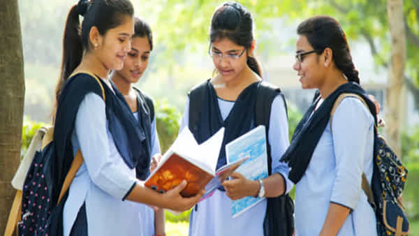 CBSE Syllabus: సీబీఎస్ఈ సిలబస్లో మార్పులు..10వ తరగతిలో 25 కొత్త టాపిక్లు..12వ తరగతిలో 30 కొత్త టాపిక్లు..!