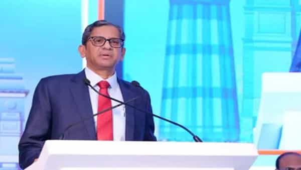CJI NV Ramana: రాజ్యాంగం చెప్పిన ప్రజాస్వామ్య విధానం కంటే ఎవరూ ఎక్కువ కాదుః సీజేఐ జస్టిస్ ఎన్వీ రమణ