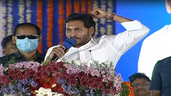 AP CM YS Jagan: వెంట్రుక కూడా పీకలేరు అన్న ఏపీ సీఎం జగన్ వ్యాఖ్యల వెనుక వ్యూహం దాగి ఉందా?