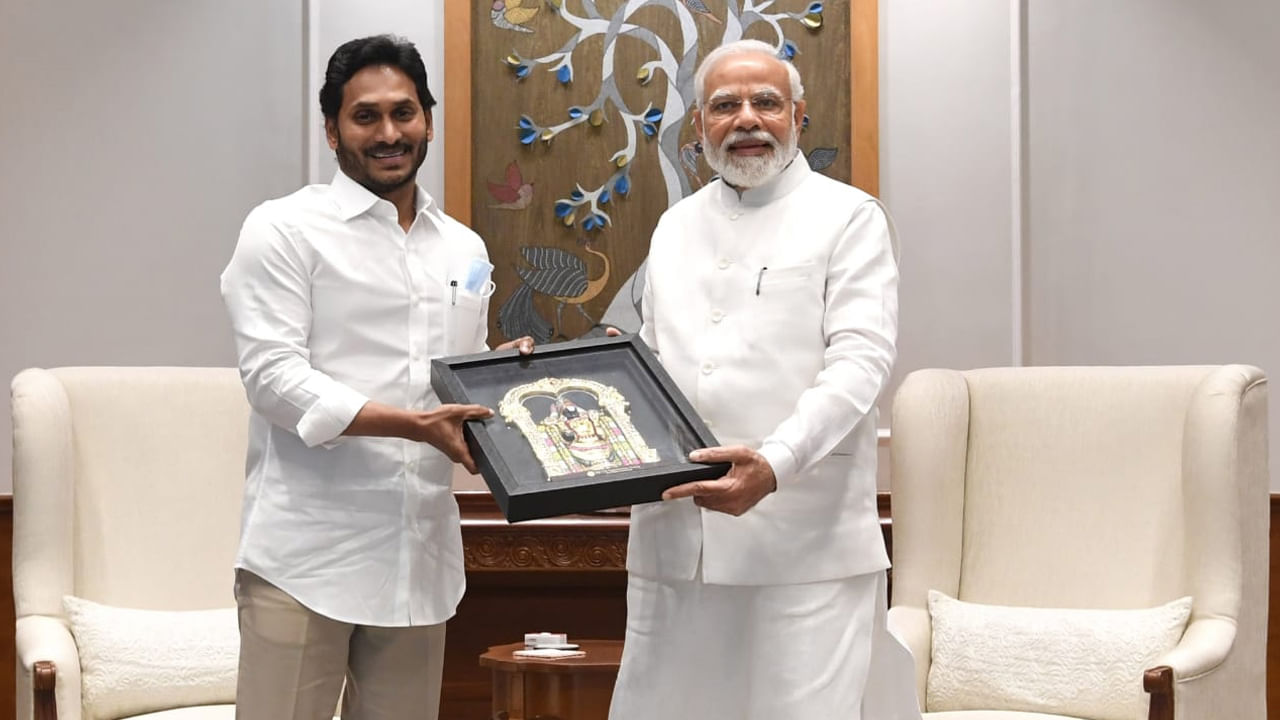 CM Jagan: ప్రధాని మోదీతో ఏపీ సీఎం జగన్‌ భేటీ.. ఏపీకి సంబంధించిన కీలక అంశాలపై చర్చ