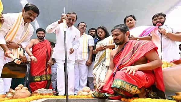 CM KCR: కుల, మతాల పేరుతో చేసే చిల్లర రాజకీయాలు.. క్యాన్సర్ కంటే ప్రమాదకరంః సీఎం కేసీఆర్