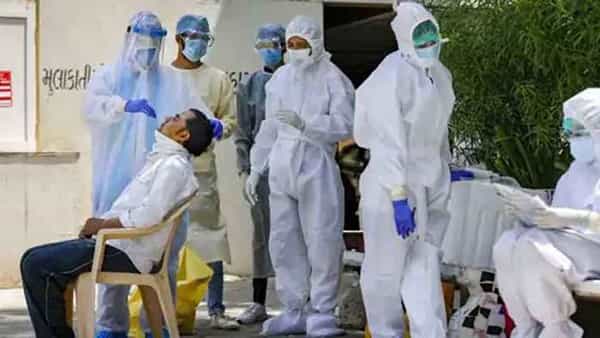 Corona Virus: దేశంలో పెరుగుతున్న కరోనా కేసులు.. ఢిల్లీలో గత 24గంటల్లో 50 శాతం పెరుగుదల.. స్కూల్లో టీచర్, స్టూడెంట్కు పాజిటివ్